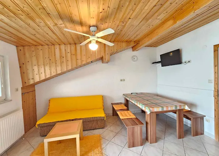 In 54940 * Novi Vinodolski