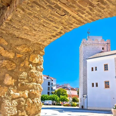 Apartment In Novi Vinodolski 54940