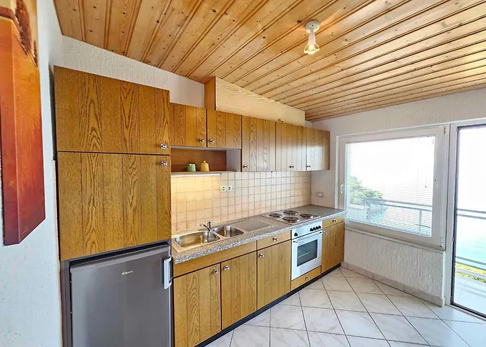 Lägenhet In Novi Vinodolski 54940 *